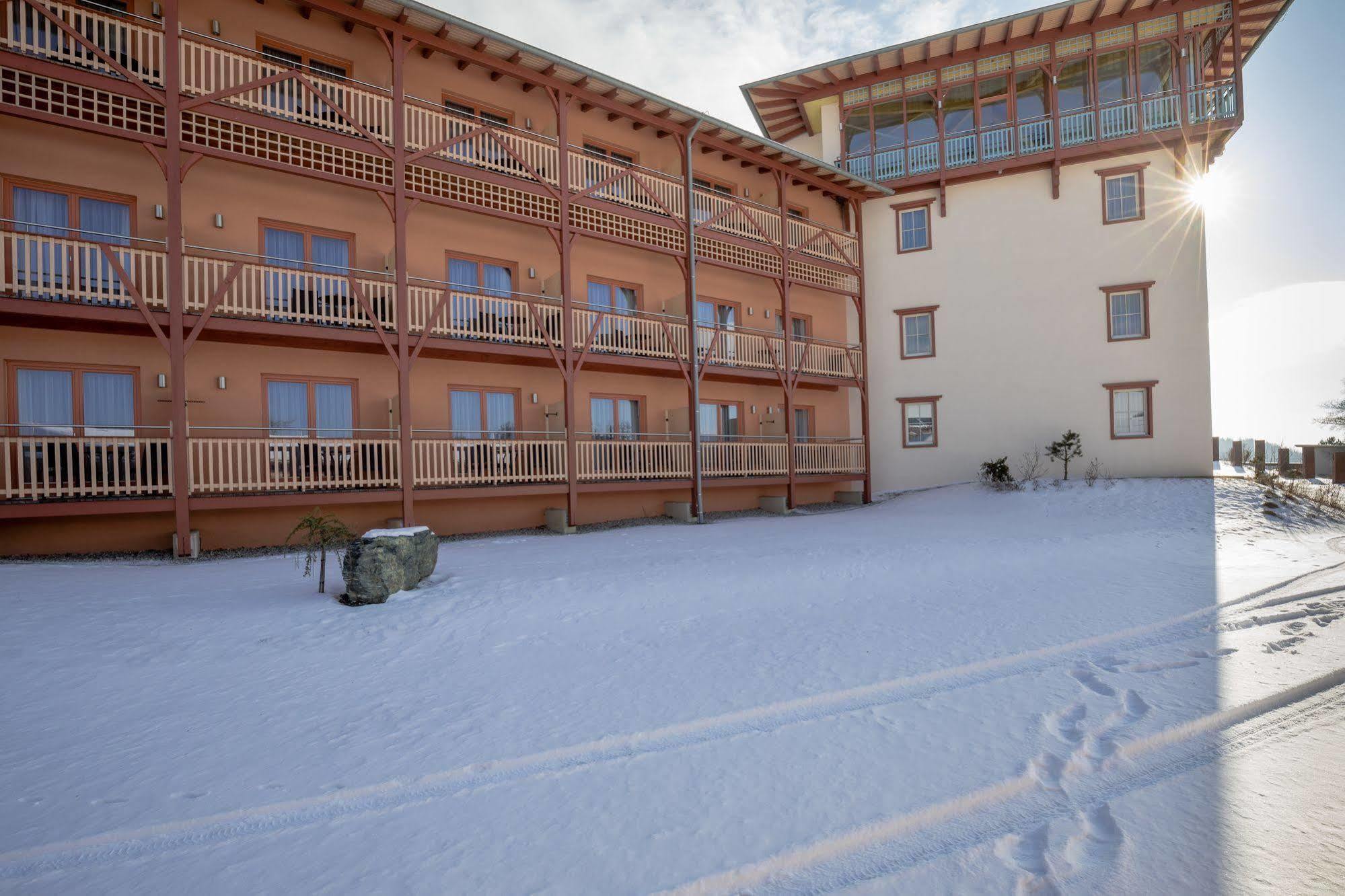 Jufa Hotel Knappenberg Ober-Gossen Eksteriør billede