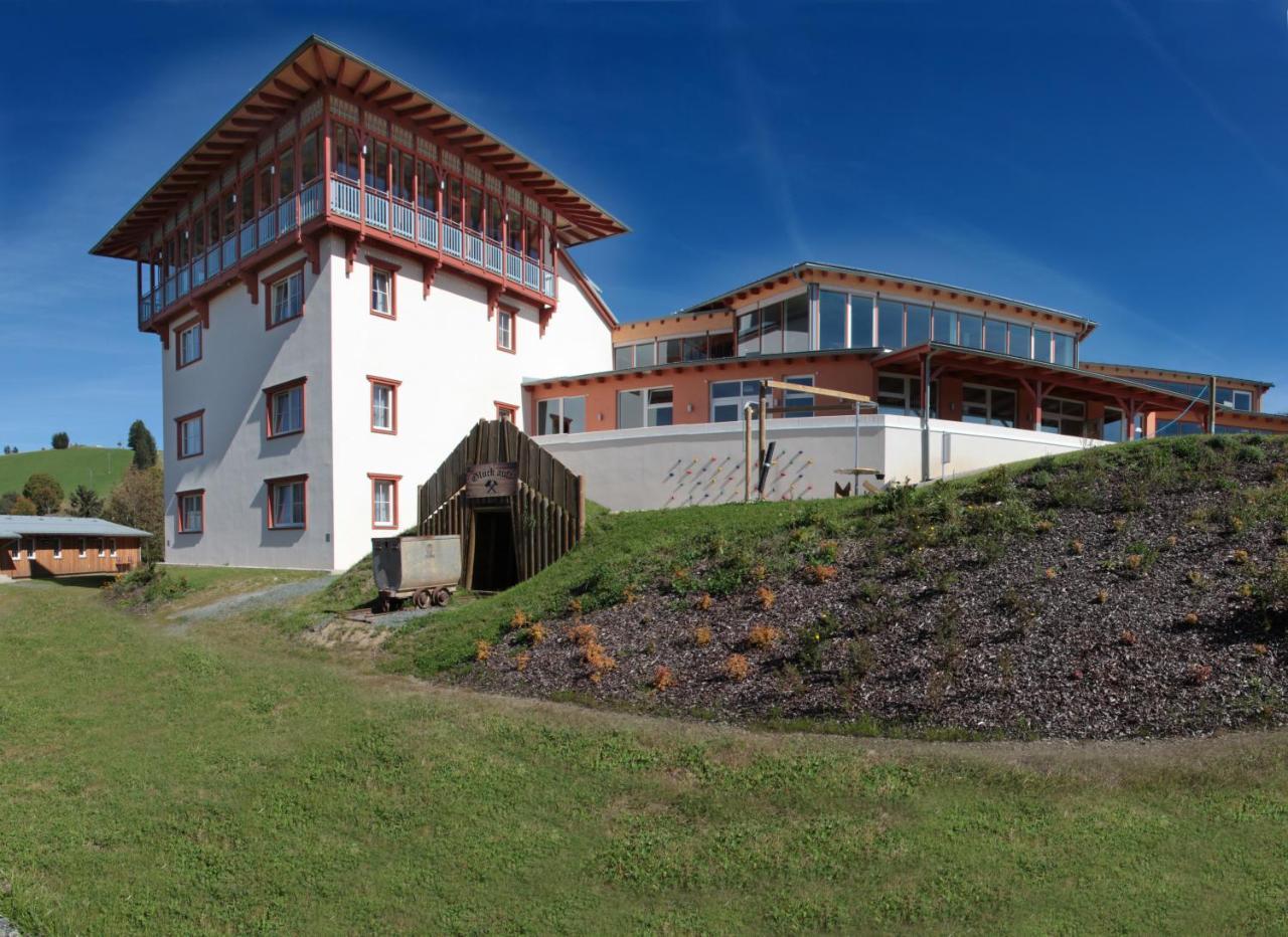 Jufa Hotel Knappenberg Ober-Gossen Eksteriør billede